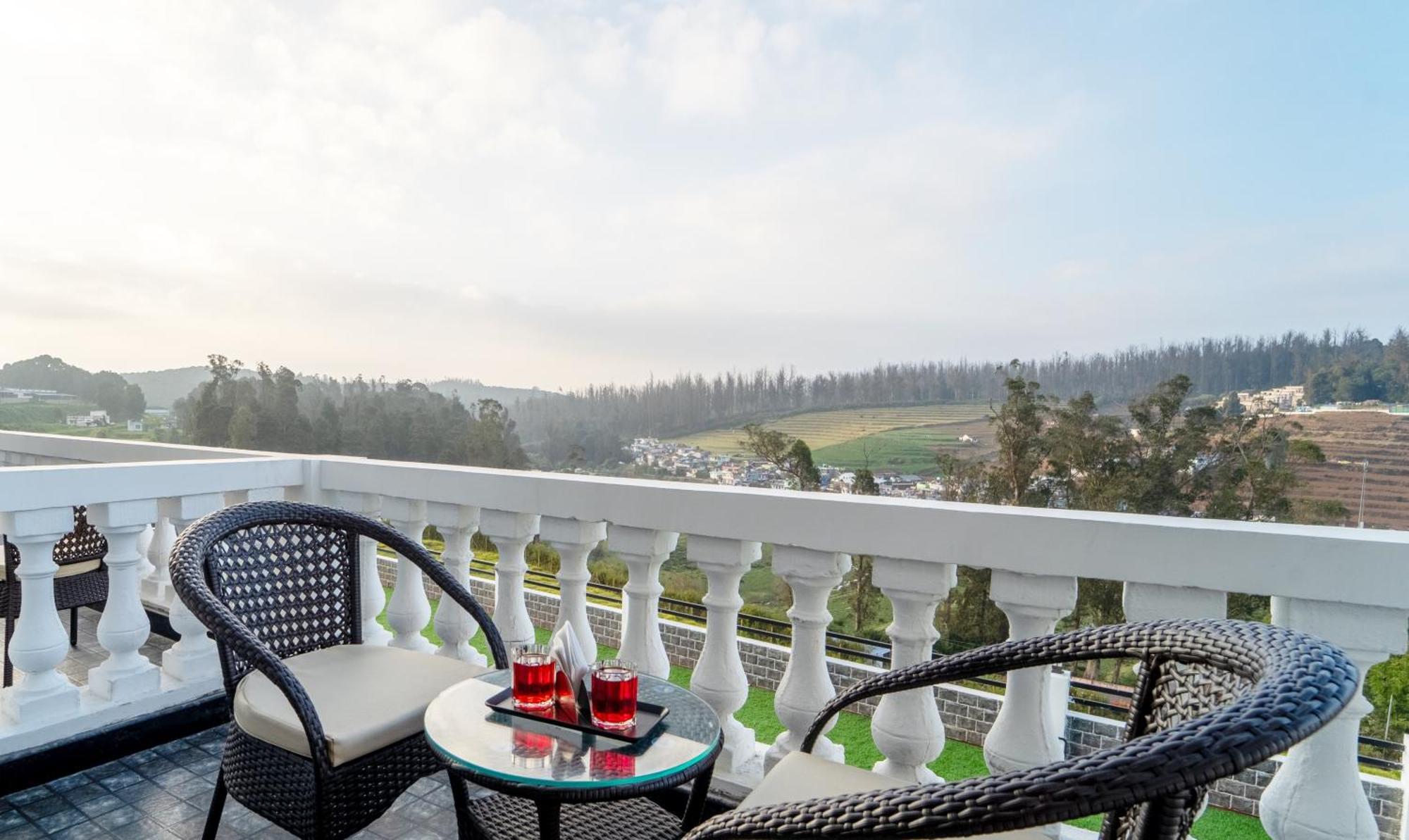 Treebo Skydale Premium Suites, 1500 Mtrs From Ooty Lake Exterior foto